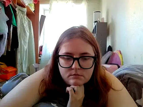 Snapshot of DesireMelissa chatting on 06/11/26, 06:00 DesireMelissa online show from 06/11/26, 06:00
