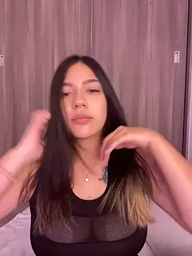 Snapshot of Latina_vanessa chatting on 01/08/25, 02:14 Latina vanessa online show from 01/08/25, 02:14