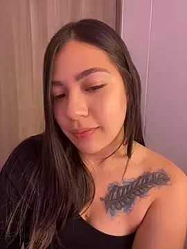 Snapshot of Latina_vanessa chatting on 01/22/25, 12:16 Latina vanessa online show from 01/22/25, 12:16