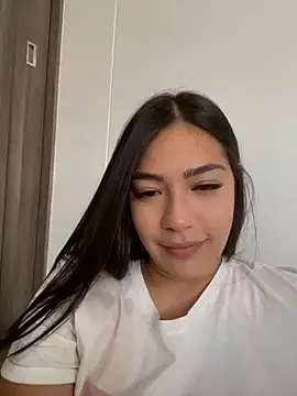 Snapshot of Latina_vanessa chatting on 01/22/25, 10:15 Latina vanessa online show from 01/22/25, 10:15