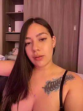 Snapshot of Latina_vanessa chatting on 01/29/25, 03:54 Latina vanessa online show from 01/29/25, 03:54