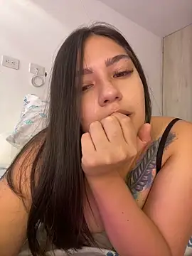 Snapshot of Latina_vanessa chatting on 01/31/25, 10:21 Latina vanessa online show from 01/31/25, 10:21