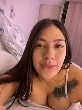Snapshot of Latina_vanessa chatting on 02/26/25, 12:49 Latina vanessa online show from 02/26/25, 12:49