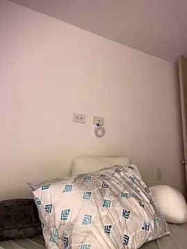 Snapshot of Latina_vanessa chatting on 03/03/25, 10:42 Latina vanessa online show from 03/03/25, 10:42