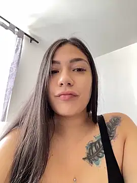 Snapshot of Latina_vanessa chatting on 03/16/25, 01:49 Latina vanessa online show from 03/16/25, 01:49