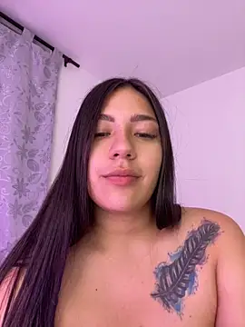Snapshot of Latina_vanessa chatting on 03/16/25, 11:36 Latina vanessa online show from 03/16/25, 11:36