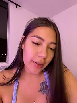 Snapshot of Latina_vanessa chatting on 03/22/25, 02:59 Latina vanessa online show from 03/22/25, 02:59