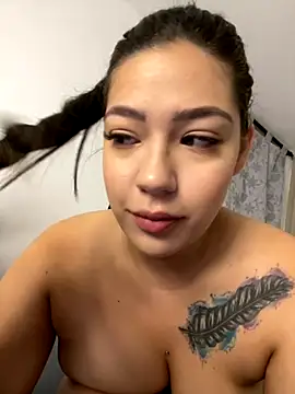 Snapshot of Latina_vanessa chatting on 09/16/25, 09:10 Latina vanessa online show from 09/16/25, 09:10