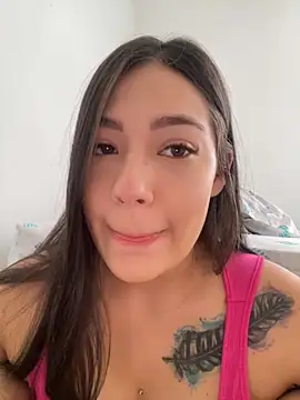 Snapshot of Latina_vanessa chatting on 10/04/25, 02:04 Latina vanessa online show from 10/04/25, 02:04