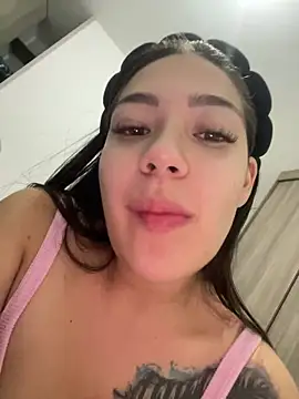 Snapshot of Latina_vanessa chatting on 10/08/25, 03:48 Latina vanessa online show from 10/08/25, 03:48