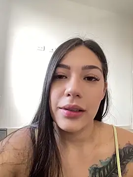 Snapshot of Latina_vanessa chatting on 10/09/25, 02:15 Latina vanessa online show from 10/09/25, 02:15