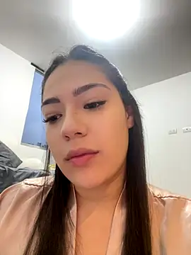 Snapshot of Latina_vanessa chatting on 10/14/25, 10:54 Latina vanessa online show from 10/14/25, 10:54