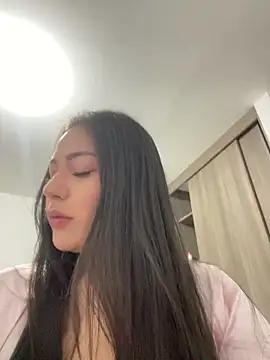 Snapshot of Latina_vanessa chatting on 11/24/25, 11:37 Latina vanessa online show from 11/24/25, 11:37