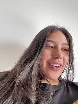 Snapshot of Latina_vanessa chatting on 12/13/25, 07:53 Latina vanessa online show from 12/13/25, 07:53