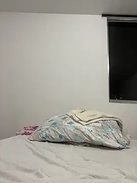 Latina vanessa online show from 02/12/26, 03:01