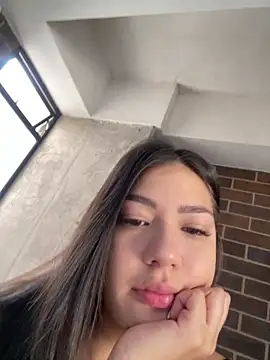 Snapshot of Latina_vanessa chatting on 04/14/26, 01:17 Latina vanessa online show from 04/14/26, 01:17