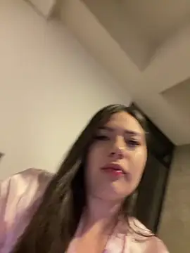 Snapshot of Latina_vanessa chatting on 04/18/26, 02:15 Latina vanessa online show from 04/18/26, 02:15