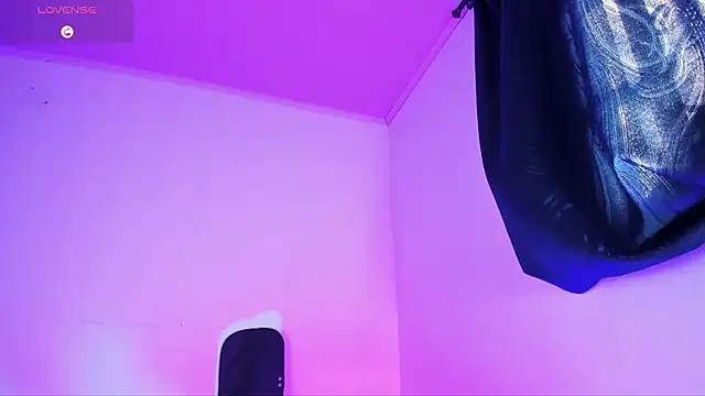 Leticia brownn1 online show from 03/12/25, 08:20