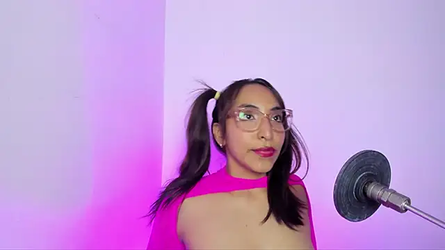 Snapshot of Leticia_brownn1 chatting on 03/18/26, 08:12 Leticia brownn1 online show from 03/18/26, 08:12