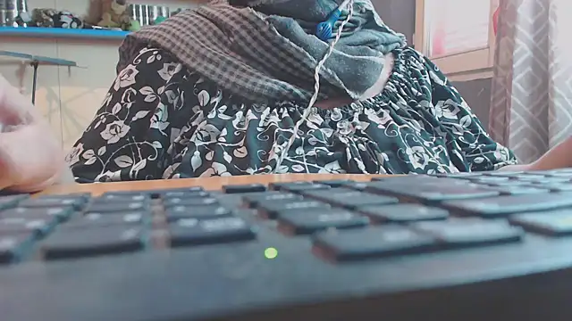 Snapshot of bbwxxx70 chatting on 10/09/25, 07:50 bbwxxx70 online show from 10/09/25, 07:50