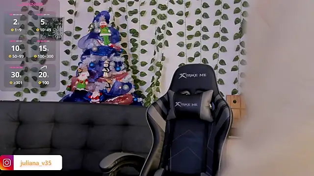 Snapshot of Amypond__ chatting on 12/21/24, 04:03 Amypond   online show from 12/21/24, 04:03