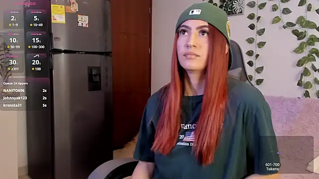 Snapshot of Amypond__ chatting on 02/14/25, 10:47 Amypond   online show from 02/14/25, 10:47