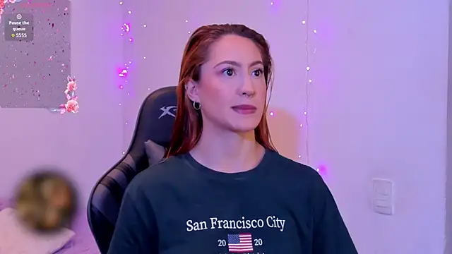 Snapshot of Amypond__ chatting on 09/25/25, 05:16 Amypond   online show from 09/25/25, 05:16