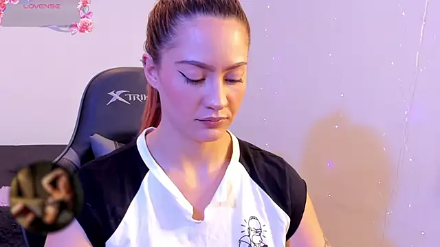 Snapshot of Amypond__ chatting on 10/07/25, 02:58 Amypond   online show from 10/07/25, 02:58