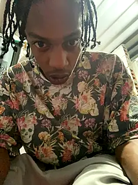 Larry-n-clouds online show from 11/25/25, 03:39