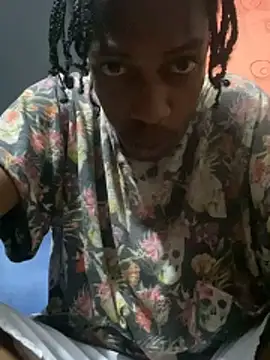 Larry-n-clouds online show from 12/03/25, 12:29