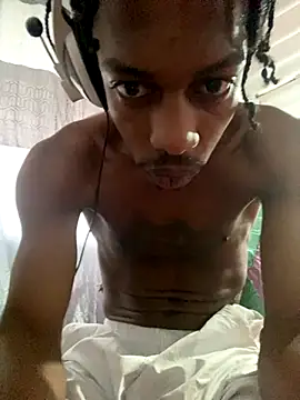 Larry-n-clouds online show from 12/16/25, 01:05