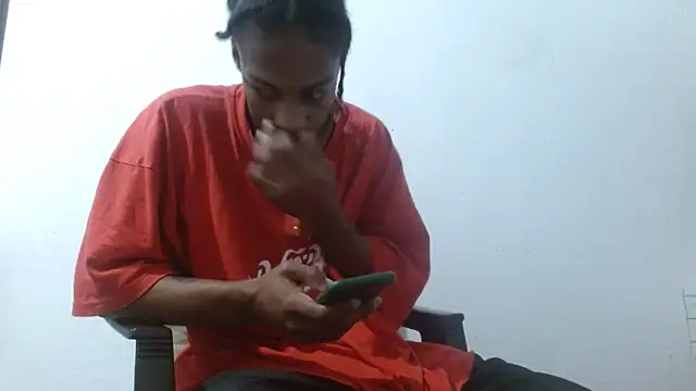 Snapshot of Larry-n-clouds chatting on 02/21/26, 12:06 Larry-n-clouds online show from 02/21/26, 12:06