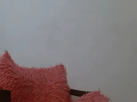 Snapshot of Larry-n-clouds chatting on 03/03/26, 04:57 Larry-n-clouds online show from 03/03/26, 04:57