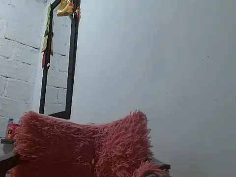 Snapshot of Larry-n-clouds chatting on 03/12/26, 07:14 Larry-n-clouds online show from 03/12/26, 07:14