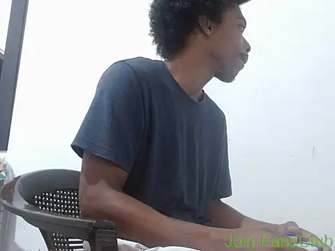 Snapshot of Larry-n-clouds chatting on 03/14/26, 01:05 Larry-n-clouds online show from 03/14/26, 01:05