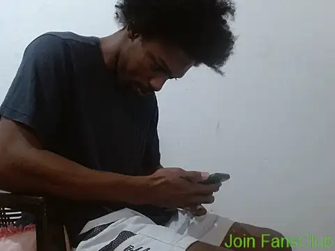 Snapshot of Larry-n-clouds chatting on 03/15/26, 02:01 Larry-n-clouds online show from 03/15/26, 02:01