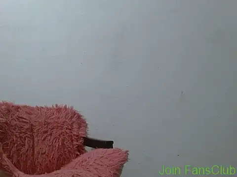 Snapshot of Larry-n-clouds chatting on 03/17/26, 01:03 Larry-n-clouds online show from 03/17/26, 01:03