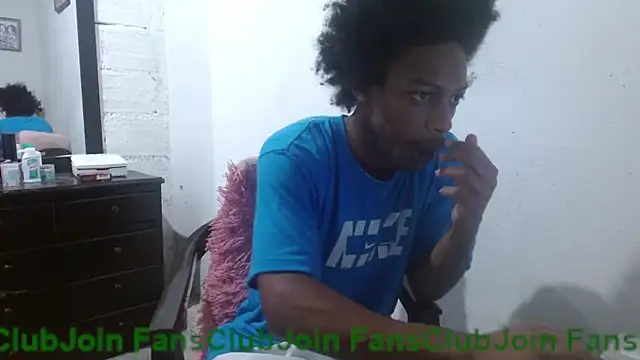 Snapshot of Larry-n-clouds chatting on 05/15/26, 11:17 Larry-n-clouds online show from 05/15/26, 11:17