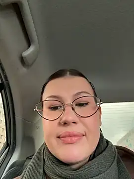 Snapshot of RinaCat chatting on 04/17/26, 05:21 RinaCat online show from 04/17/26, 05:21