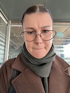 Snapshot of RinaCat chatting on 04/18/26, 05:55 RinaCat online show from 04/18/26, 05:55