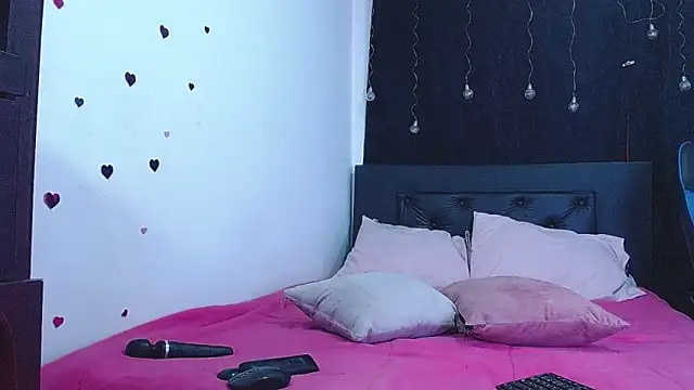 Snapshot of Georgina_Copper chatting on 02/21/26, 08:43 Georgina Copper online show from 02/21/26, 08:43