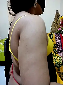 Snapshot of Ameera19 chatting on 10/15/25, 08:31 Ameera19 online show from 10/15/25, 08:31