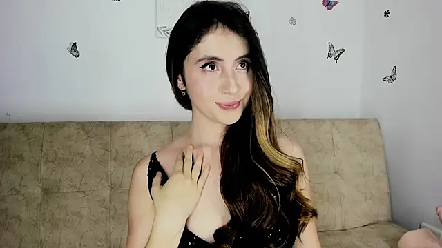 Snapshot of Nicol_Swift_ chatting on 12/19/24, 02:23 Nicol Swift online show from 12/19/24, 02:23