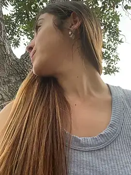 Snapshot of Nicol_Swift_ chatting on 01/27/25, 06:31 Nicol Swift online show from 01/27/25, 06:31