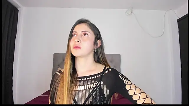 Snapshot of Nicol_Swift_ chatting on 02/07/25, 06:35 Nicol Swift online show from 02/07/25, 06:35