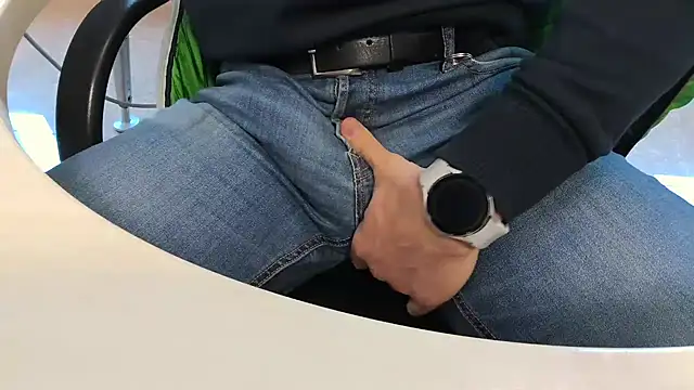 alessandroman2114 online show from 02/18/25, 11:33