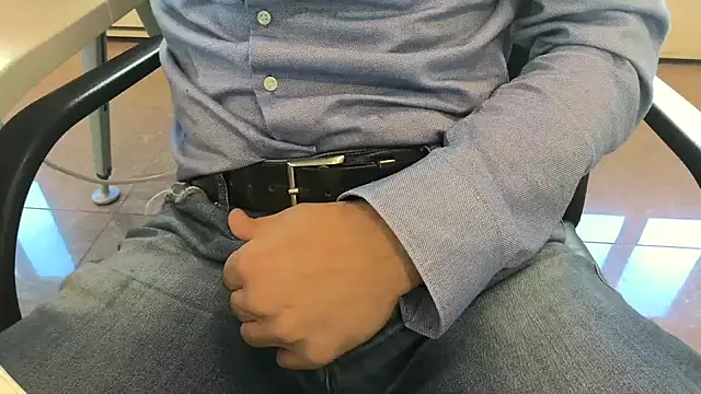 alessandroman2114 online show from 10/06/25, 10:23