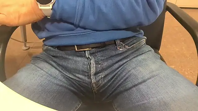 alessandroman2114 online show from 11/04/25, 05:23