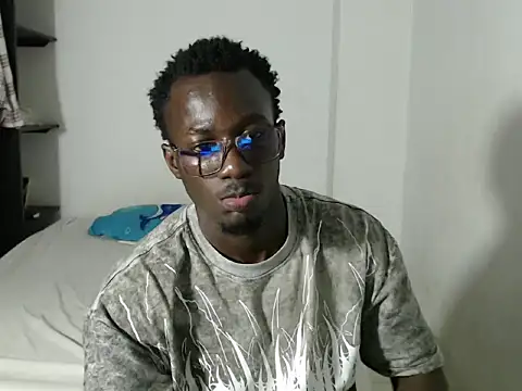 Snapshot of _Lowmaypalacios chatting on 03/23/26, 03:10 Lowmaypalacios online show from 03/23/26, 03:10