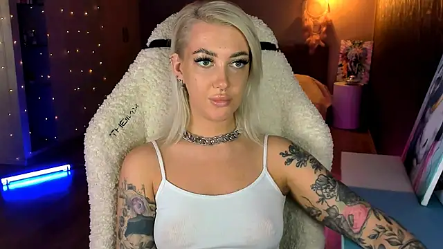 Snapshot of tykioty_Miley chatting on 03/11/26, 01:17 tykioty Miley online show from 03/11/26, 01:17